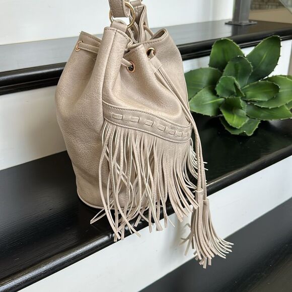 Neutral Vegan Leather Fringe Bucket Crossbody Shoulder Bag bucket, drawstring - Picture 4 of 10